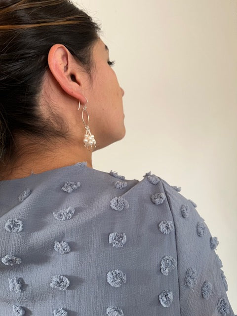 Hoops Earrings with cultured pearls