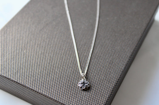 Fine 925 Sterling Silver Chain Necklace with flower charm